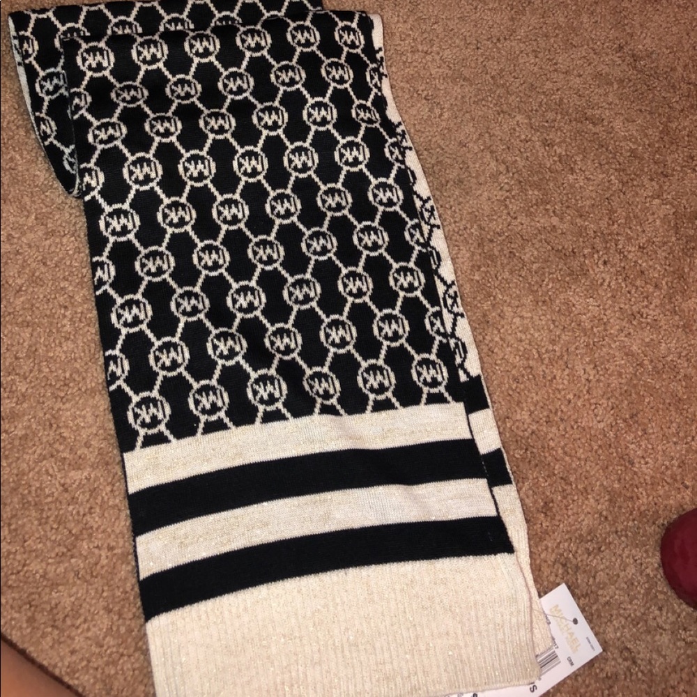 Michael Kors scarf